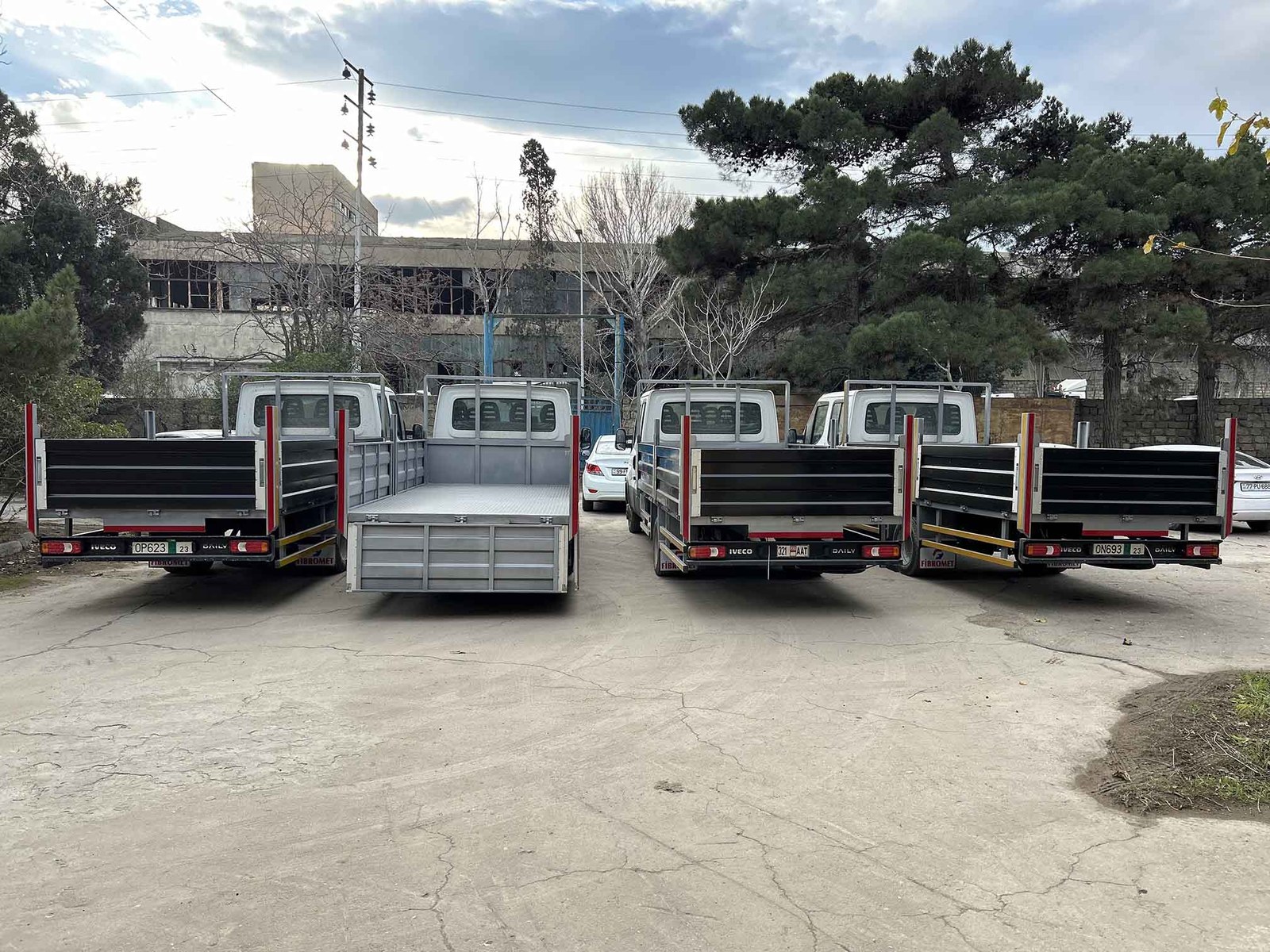 Bortlu kuzov — Iveco Daily şassisi üzərində
