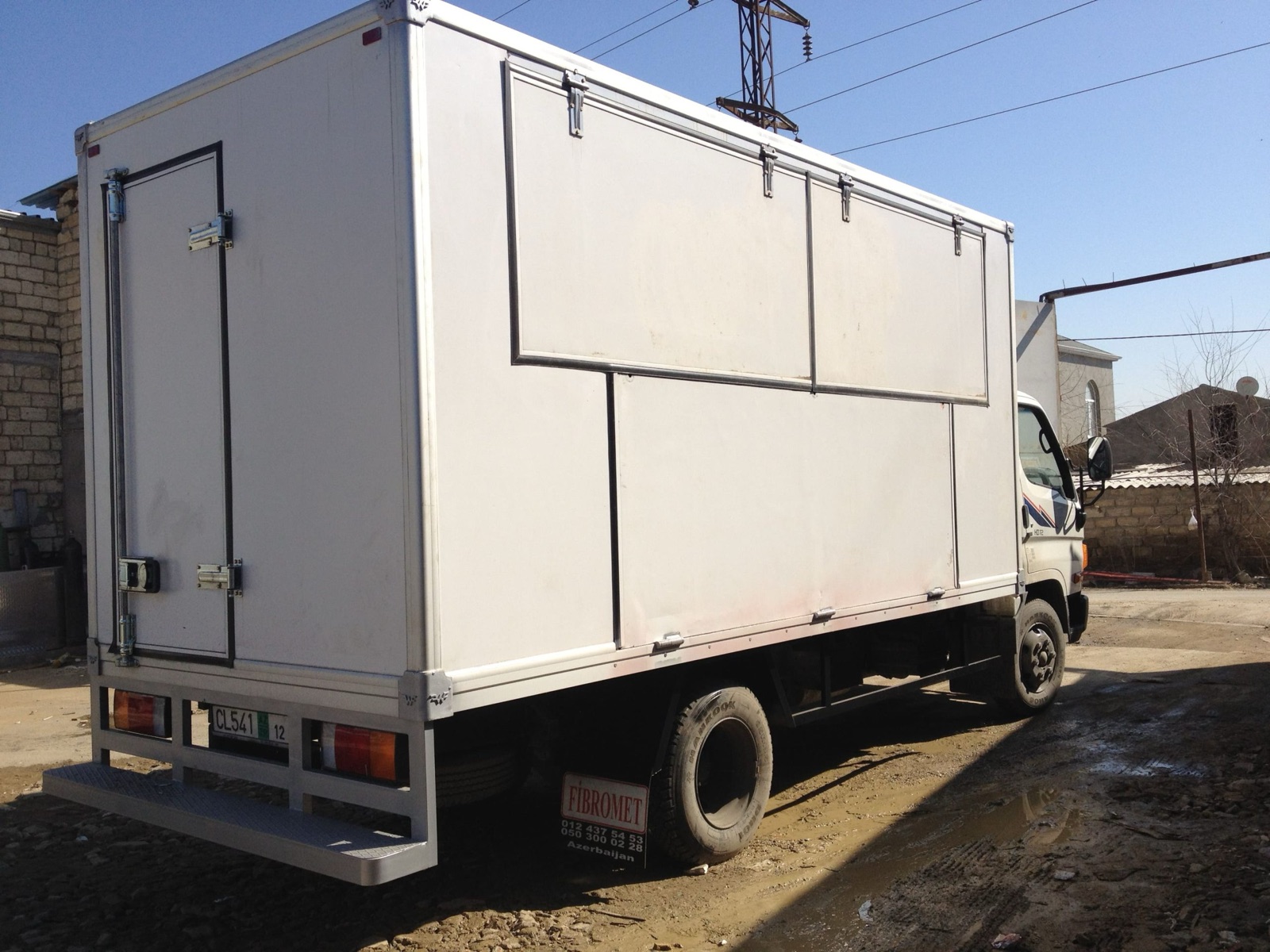Mobile shop body
