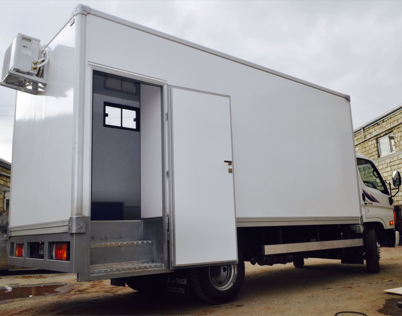 Mobile medical body